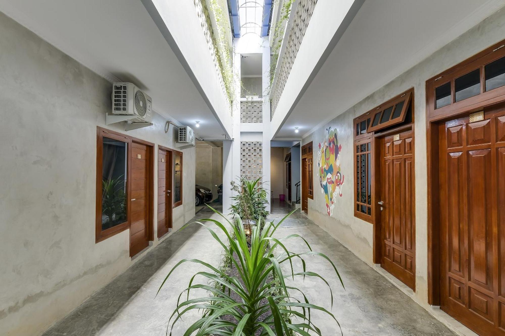 Super Oyo Capital O 90983 Harmony Easy Stay Maguwo Esterno foto